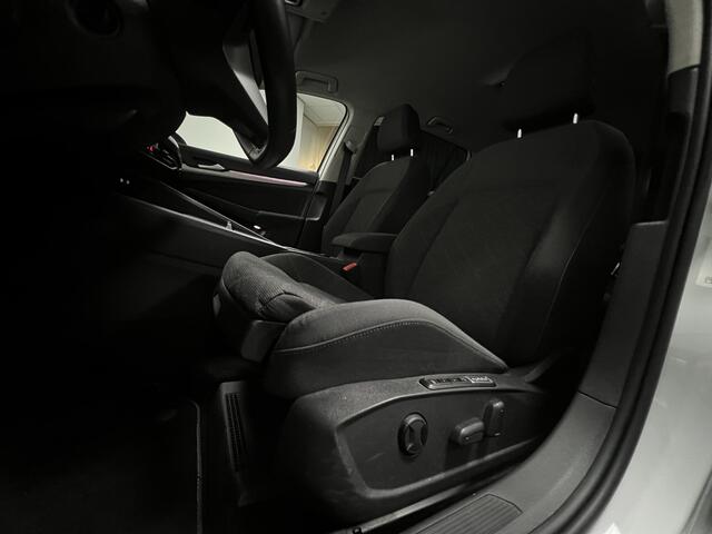 Volkswagen GOLF Variant 1.0 eTSI Life | NAVI | TREKHAAK | ACC |