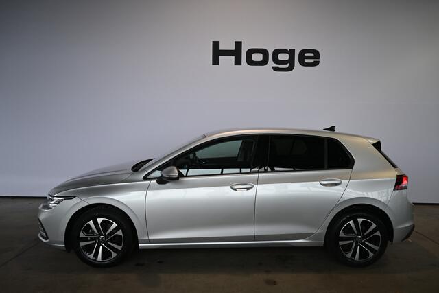 Volkswagen GOLF 1.0 TSI United Business Navigatie Carplay LED Stuur/Stoelverwarming RIjklaarprijs Inruil Mogelijk!