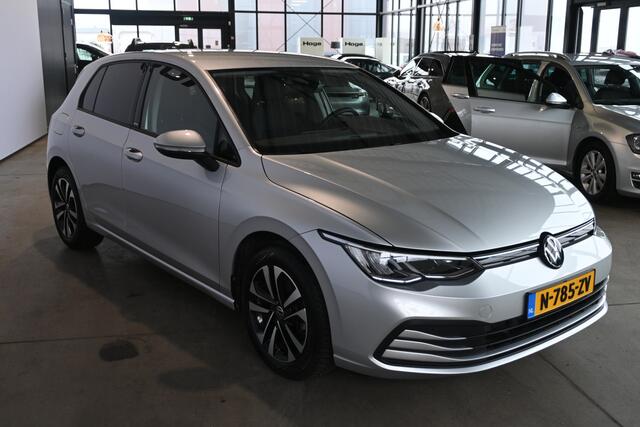 Volkswagen GOLF 1.0 TSI United Business Navigatie Carplay LED Stuur/Stoelverwarming RIjklaarprijs Inruil Mogelijk!