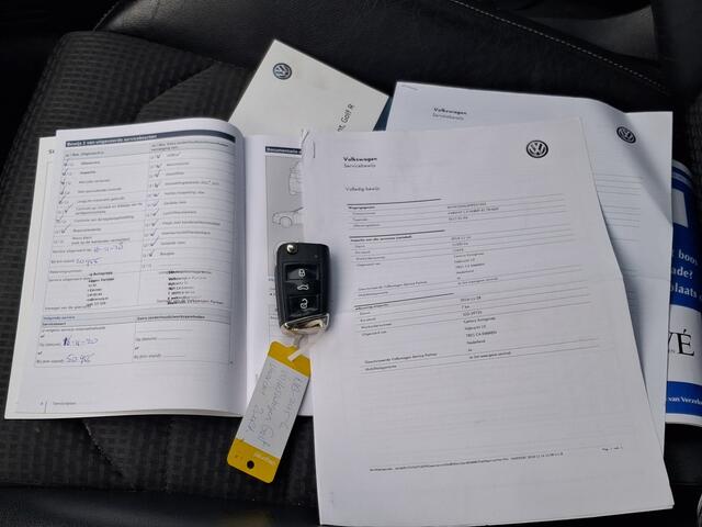 Volkswagen GOLF Variant 1.2 TSI Connected Series | Nieuw Binnen! | Camera | Stoelverwarming | Half leder