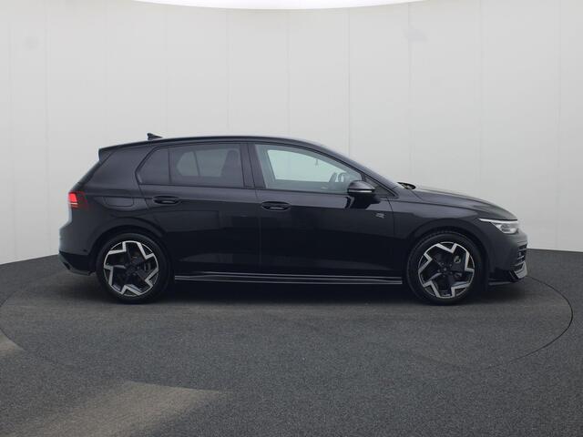 Volkswagen GOLF 1.5eTSI/150PK R-Line DSG · Navigatie · Camera + Parkeersensoren · Apple/Android · Garantie t/m 11-11-2026