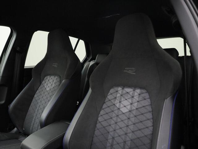 Volkswagen GOLF 1.5eTSI/150PK R-Line DSG · Navigatie · Camera + Parkeersensoren · Apple/Android · Garantie t/m 11-11-2026