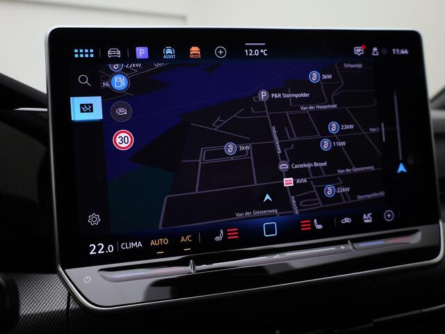 Volkswagen GOLF 1.5eTSI/150PK R-Line DSG · Navigatie · Camera + Parkeersensoren · Apple/Android · Garantie t/m 11-11-2026