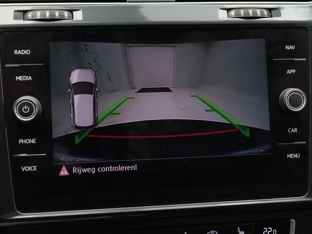 Volkswagen GOLF 1.0 TSI Comfortline | Trekhaak | Camera | Stoelverwarming | Adaptive Cruise | Clima Tronic | Navigatie | 16 Inch | 113.768 km !!