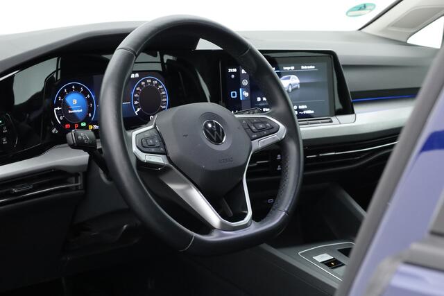 Volkswagen GOLF 1.5 eTSI DSG | Navi | Adapt. Cruise | Stoelverw. | PDC | Apple CarPlay | 18'' | Clima |