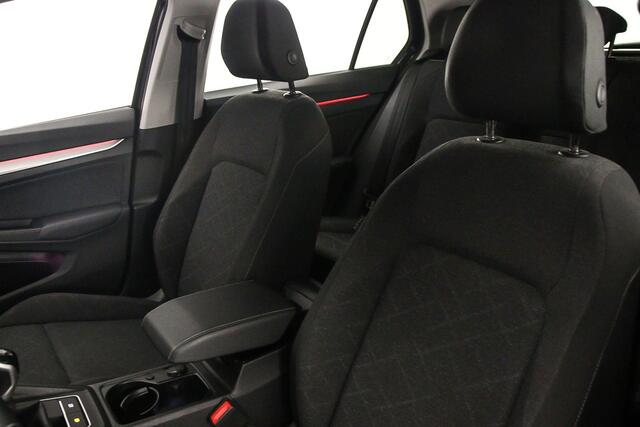 Volkswagen GOLF Life 1.0 TSI 110pk Adaptive cruise control, Achteruitrijcamera, LED koplampen, Parkeersensoren, App connect, Stoelverwarming, Stuurwiel verwarmd