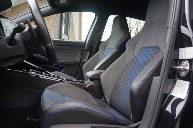 Volkswagen GOLF 8R R 4Motion 320PK