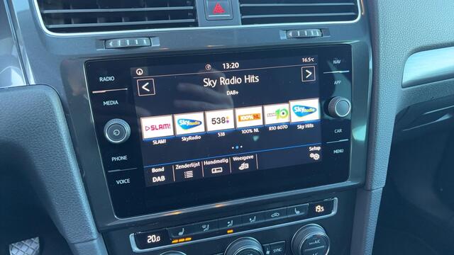 Volkswagen GOLF 1.0 TSI Comfortline Business CARPLAY / STOELVERW / NAVI / CLIMA / PDC / DEALER OH / NL-AUTO