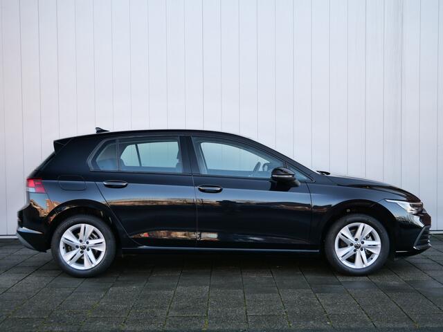 Volkswagen GOLF 1.0 eTSI Life Business 110 Pk Automaat Navi / DAB / Apple Carplay / Camera