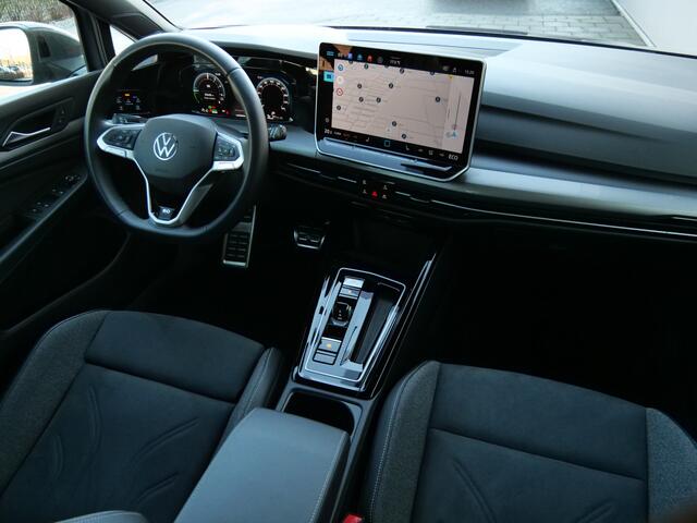 Volkswagen GOLF 1.5 eHybrid 50 Edition 204 Pk Automaat Navi / DAB / Apple Carplay / Camera / Keyless