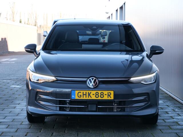 Volkswagen GOLF 1.5 eHybrid 50 Edition 204 Pk Automaat Navi / DAB / Apple Carplay / Camera / Keyless