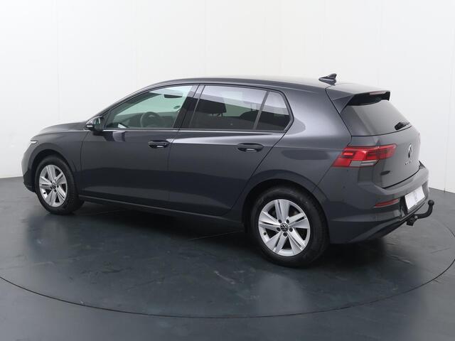 Volkswagen GOLF 1.0 eTSI Life | 110 PK | Automaat | Trekhaak | Voorstoelen verwarmd | Apple Carplay/Android Auto |