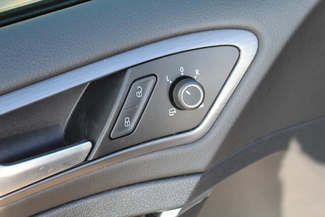 Volkswagen GOLF Variant 1.0 TSI Comfortline Business//Automaat!!