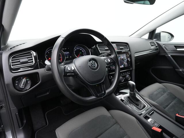 Volkswagen GOLF Variant 1.5 TSI 150 pk DSG Highline Business | Trekhaak | Stoelverwarming | Adaptive Cruise | Navigatie | Massage