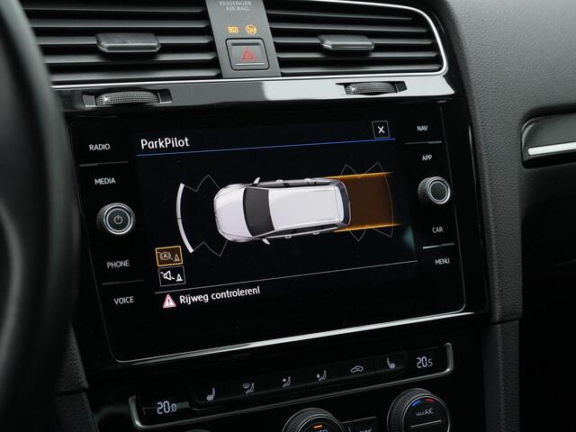 Volkswagen GOLF Variant 1.5 TSI 150 pk DSG Highline Business | Trekhaak | Stoelverwarming | Adaptive Cruise | Navigatie | Massage