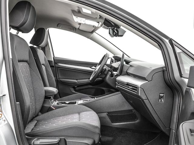 Volkswagen GOLF variant Life Edition 1.5 eTSI 116 pk 7 versn. DSG · Achteruitrijcamera · draadloze telefoonlader ·