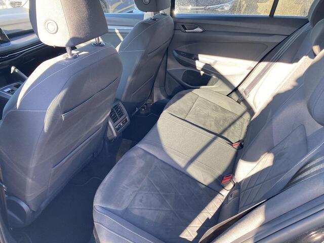 Volkswagen GOLF 1.5eTSI/150PK Style · Navigatie · Camera + Parkeersensoren · Apple/Android Car Play·