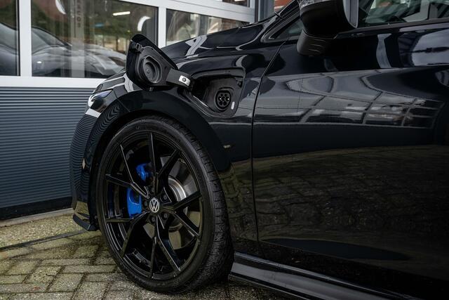 Volkswagen GOLF 1.4 eHybrid GTE | Panorama | IQ led | Camera | Keyless | ACC | DCC | Sfeerverlichting | 19' inch |