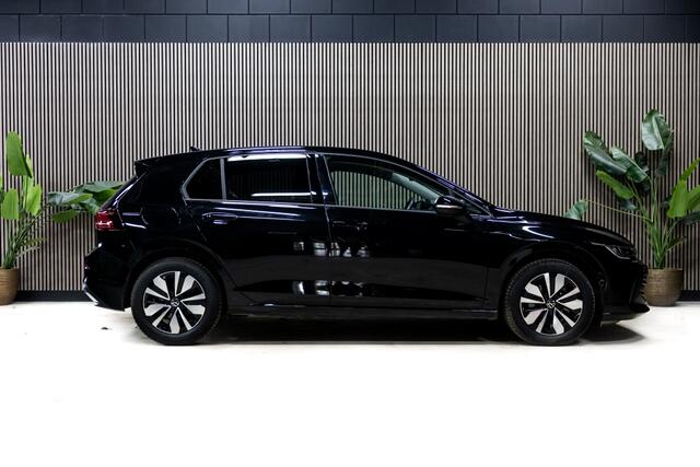 Volkswagen GOLF VIII Lim. 1.5 TSI Goal | Stoelverwarming | PDC V+A | CarPlay |