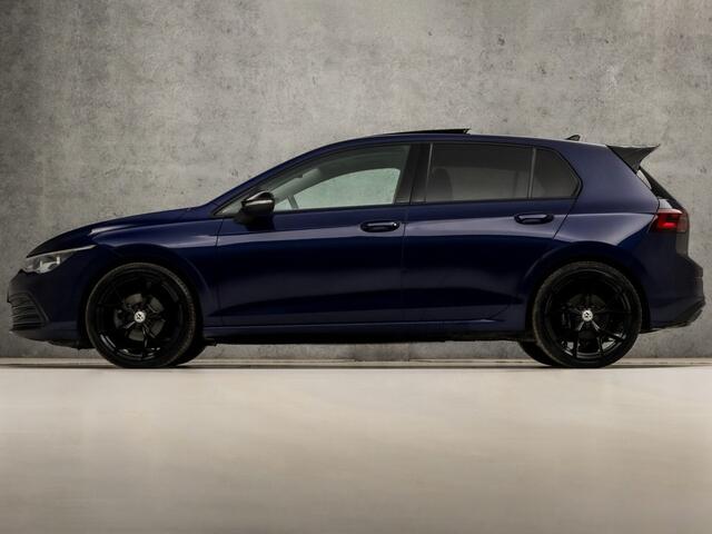 Volkswagen GOLF 1.5 TSI Sport 150Pk Automaat (SCHUIFDAK, APPLE CARPLAY, IQ LIGHT, STUUR/STOELVERWARMING, MEMORY SEATS, CAMERA, SFEERVERLICHTING, GETINT GLAS, KEYLESS, NIEUWSTAAT)