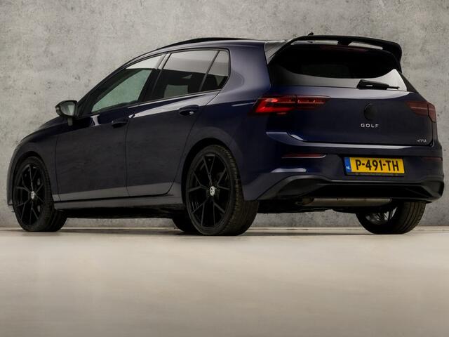 Volkswagen GOLF 1.5 TSI Sport 150Pk Automaat (SCHUIFDAK, APPLE CARPLAY, IQ LIGHT, STUUR/STOELVERWARMING, MEMORY SEATS, CAMERA, SFEERVERLICHTING, GETINT GLAS, KEYLESS, NIEUWSTAAT)