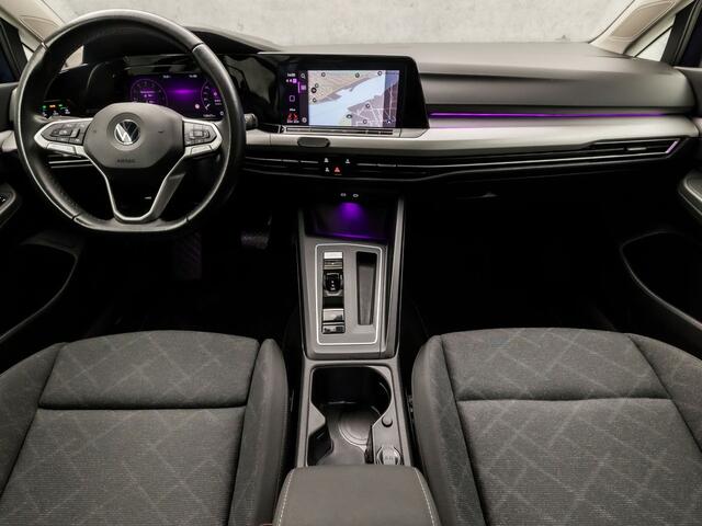 Volkswagen GOLF 1.5 TSI Sport 150Pk Automaat (SCHUIFDAK, APPLE CARPLAY, IQ LIGHT, STUUR/STOELVERWARMING, MEMORY SEATS, CAMERA, SFEERVERLICHTING, GETINT GLAS, KEYLESS, NIEUWSTAAT)