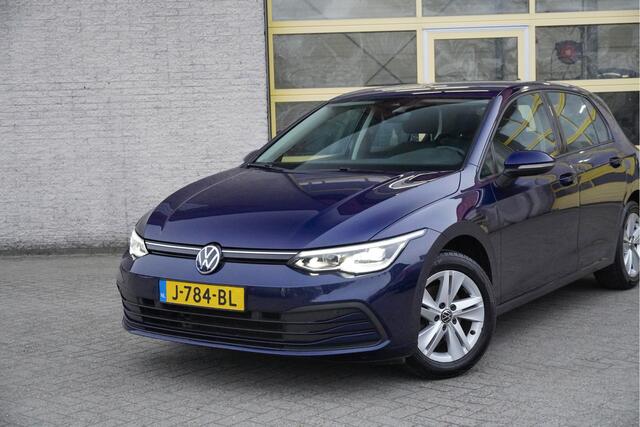 Volkswagen GOLF 1.5 TSI 5drs Life Business BJ2020 Lmv 16" | Led V+A | Pdc | Navi | Keyless entry | Achteruitrijcamera | App-Connect | Virtual cockpit | Dashboard verlichting | Climate control | Cruise control | Sportstoelen | Verwarmde voorstoelen | Elek. Be stoel+Mem