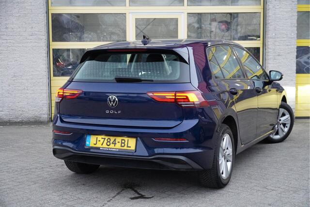Volkswagen GOLF 1.5 TSI 5drs Life Business BJ2020 Lmv 16" | Led V+A | Pdc | Navi | Keyless entry | Achteruitrijcamera | App-Connect | Virtual cockpit | Dashboard verlichting | Climate control | Cruise control | Sportstoelen | Verwarmde voorstoelen | Elek. Be stoel+Mem