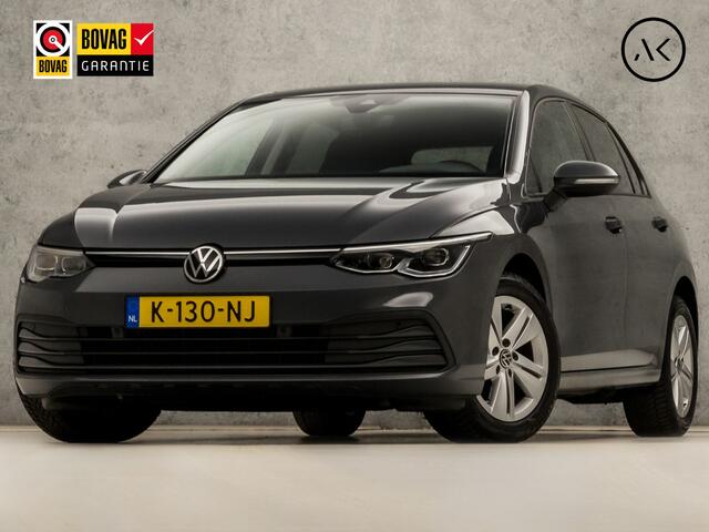 Volkswagen GOLF 1.0 TSI Sport Automaat (APPLE CARPLAY, GROOT NAVI, CAMERA, STUUR/STOELVERWARMING, MEMORY SEATS, ALCANTARA, GETINT GLAS, SFEERVERLICHTING, NIEUWSTAAT)
