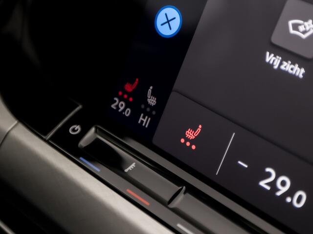 Volkswagen GOLF 1.0 TSI Sport Automaat (APPLE CARPLAY, GROOT NAVI, CAMERA, STUUR/STOELVERWARMING, MEMORY SEATS, ALCANTARA, GETINT GLAS, SFEERVERLICHTING, NIEUWSTAAT)