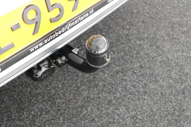 Volkswagen GOLF 1.4 204pk eHybrid Style Oryxwit Panoramadak Trekhaak Camera DCC Keyless Virtual Cockpit Navigatie