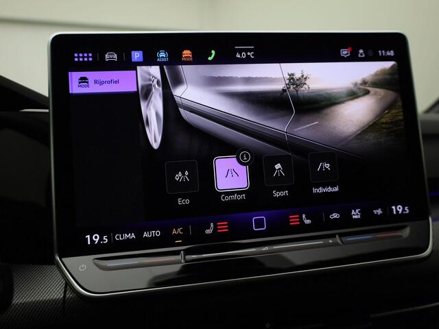 Volkswagen GOLF 1.5eTSI/150PK R-Line Black Style Edition DSG · Panoramadak · Camera + Parkeersensoren · Stoel- & stuurverwarming · Garantie t/m december 2026