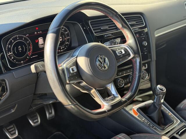 Volkswagen GOLF 2.0 TSI GTI Performance l Pano l Apple Carplay l Camera l PDC