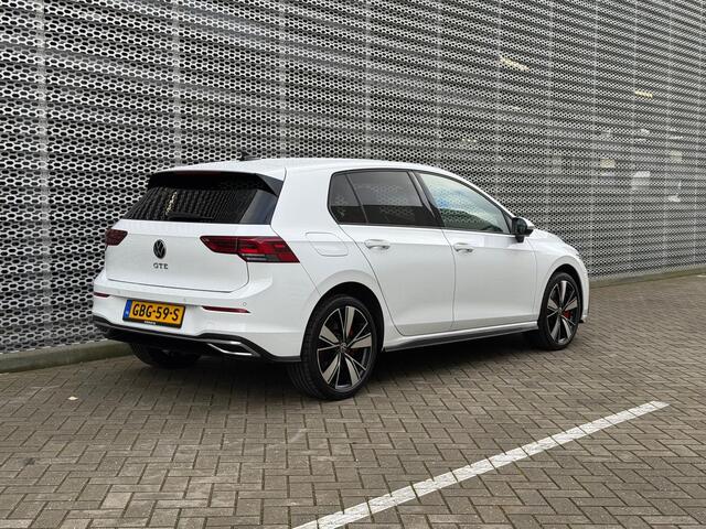 Volkswagen GOLF 1.4 eHybrid 245pk DSG GTE / Virtual Cockpit / 18" LMV / Navi / Stuur en Stoelverwarming / LED