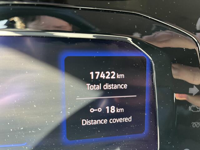 Volkswagen GOLF 1.5 eHybrid Life Edition / FABRIEKSGARANTIE TOT 06-2029/ AUTOMAAT/ CRUISE/ APP-CONNECT/ PARK. SENSOREN + CAMERA/ STOELVERWARMING/ CLIMA