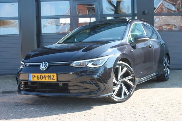 Volkswagen GOLF 1.5 ETSI R-LINE BNS Automaat / Panorama dak / Camera