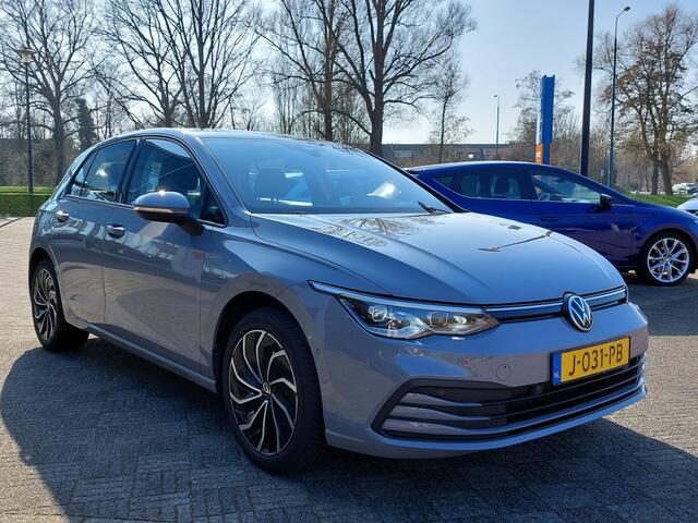 Volkswagen GOLF 1.5 TSI 131pk Life Business | Navi | Apple Carplay | Clima | Adap.Cruise | Led Koplampen | Dodehoek+Rijstrooksensor | Stoel+Stuurwielverwarming | Pdc V+A+Assist+Camera | 17''lm | Trekhaak