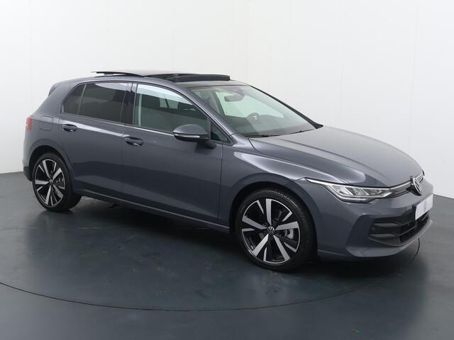 Volkswagen GOLF 1.5 eHybrid Life Edition | 204 PK | SoH 100% | Panoramadak | Stoelverwarming | Achteruitrij camera |
