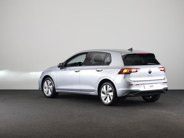 Volkswagen GOLF Life Edition 1.5 eHybrid 204 PK | 17 "LM velgen | Stoel & Stuurverwarming | Camera |