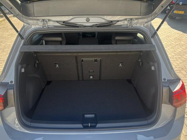 Volkswagen GOLF 1.5 eTSI R-LINE PANO-DAK/CAMERA/ACC/STOEL+STUURVERW