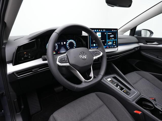 Volkswagen GOLF 1.5 eHybrid 204 pk Life Edition | Panoramadak | Stuur-/stoelverwarming | Achteruitrijcamera