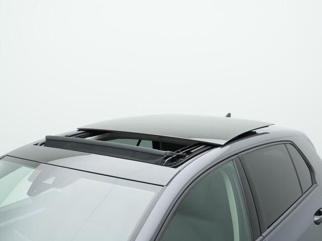 Volkswagen GOLF 1.5 eHybrid 204 pk Life Edition | Panoramadak | Stuur-/stoelverwarming | Achteruitrijcamera