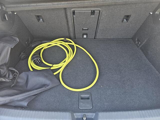 Volkswagen GOLF 1.4 eHybrid Style