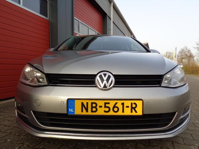 Volkswagen GOLF Variant 1.6 TDI Connected Series 110PK Navi Clima Cruise LMV Trekhaak half-Leer NL-Auto