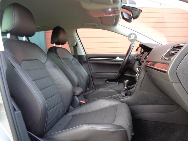 Volkswagen GOLF Variant 1.6 TDI Connected Series 110PK Navi Clima Cruise LMV Trekhaak half-Leer NL-Auto