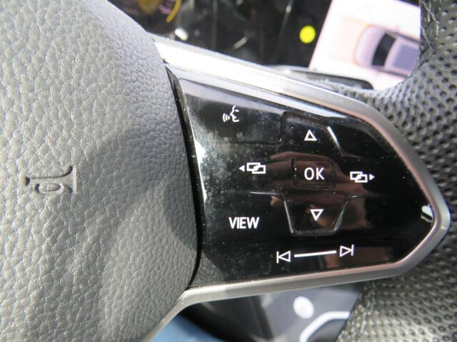 Volkswagen GOLF Variant 1.5 TSI R-Line * Rijklaarprijs incl. garantie * Trekhaak uitklapb. * Led Koplampen * PDC V+A *