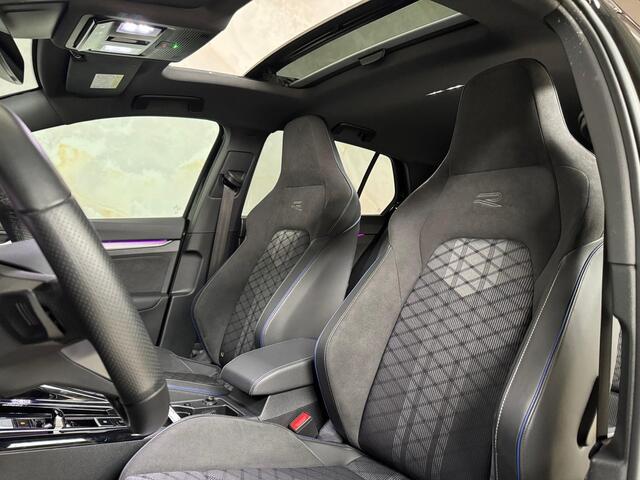 Volkswagen GOLF 1.5 eTSI R line / Pano / H&K /