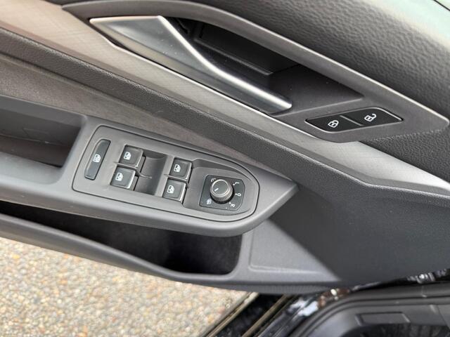 Volkswagen GOLF Variant 1.5 eTSI Life Business