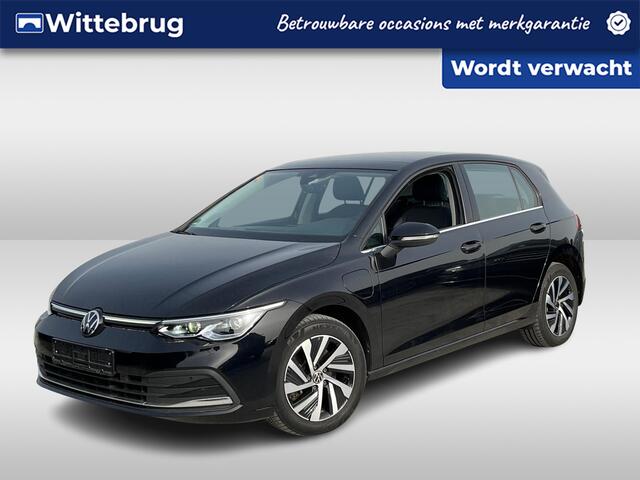 Volkswagen GOLF 1.4 DSG 204pk eHybrid Style / Panoramadak / Memory Seats / Trekhaak / 16'' LMV