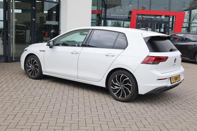 Volkswagen GOLF 1.0 TSI Style NL auto Ergo stoelen privacy glas 17" LMV Ventura navigatie pdc voor en achter ACC elektrische bestuurdersstoel met geheugen